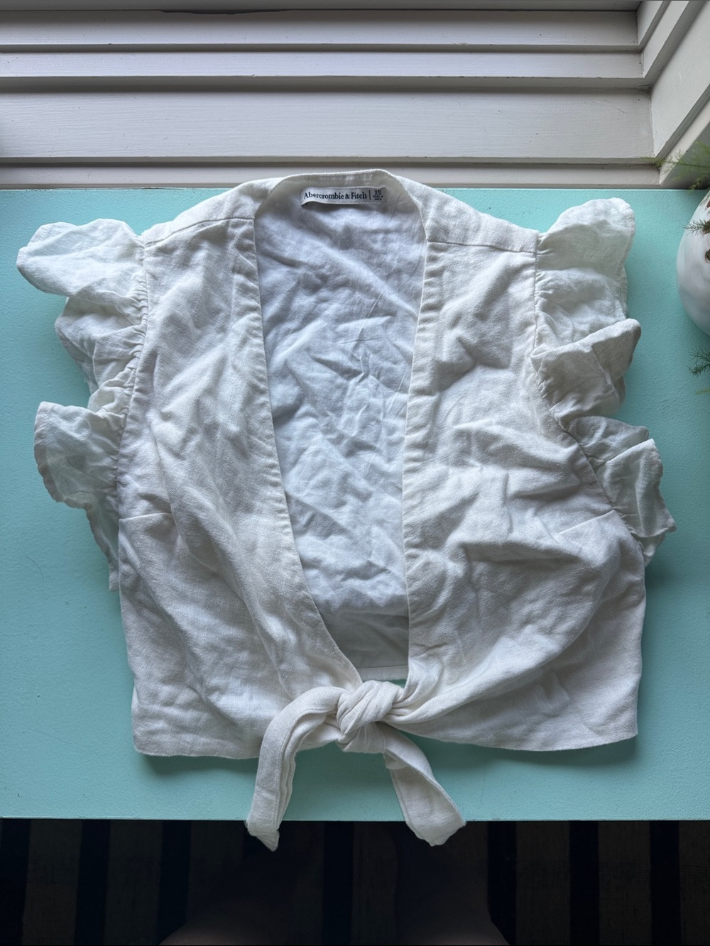 Abercrombie & Fitch White Tie-Front Ruffle Sleeve Crop Top
